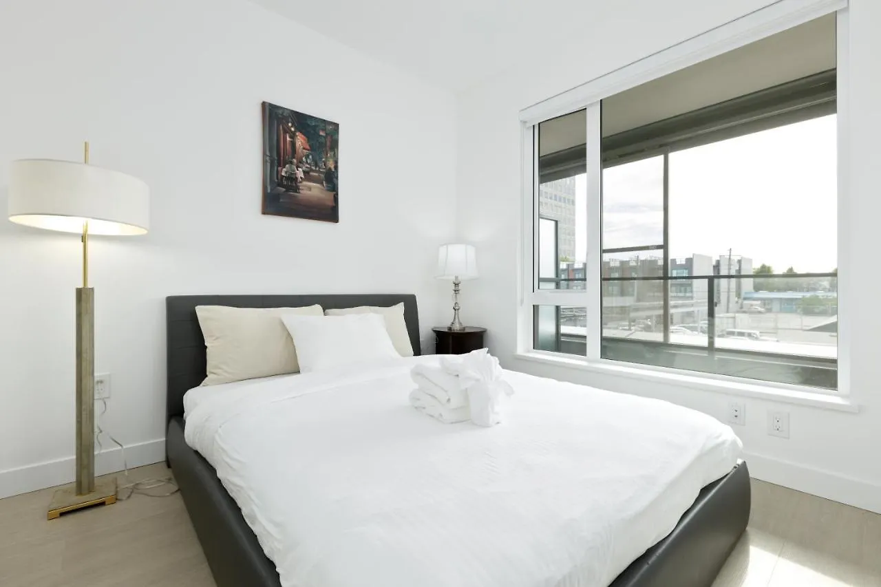 Cozy 2-Bedroom Condo In Vancouver 0*,  Kanada